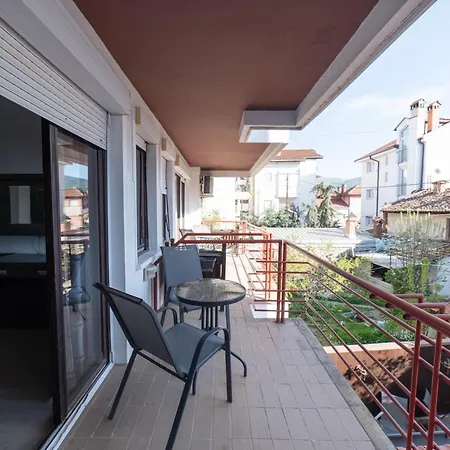 Gasthuis White Center Ohrid,lakeside 3*